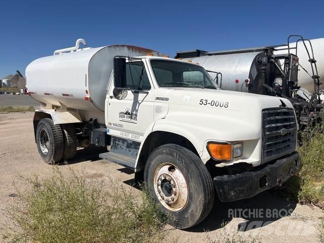 Ford F-800 Цистерни за вода
