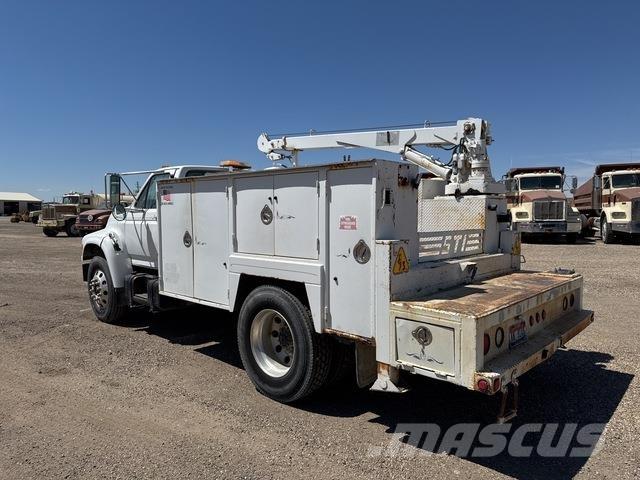 Ford F-800 Общински/универсални превозни средства
