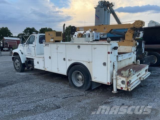 Ford F-800 Общински/универсални превозни средства
