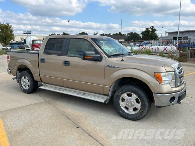Ford F150 XLT Пикапи