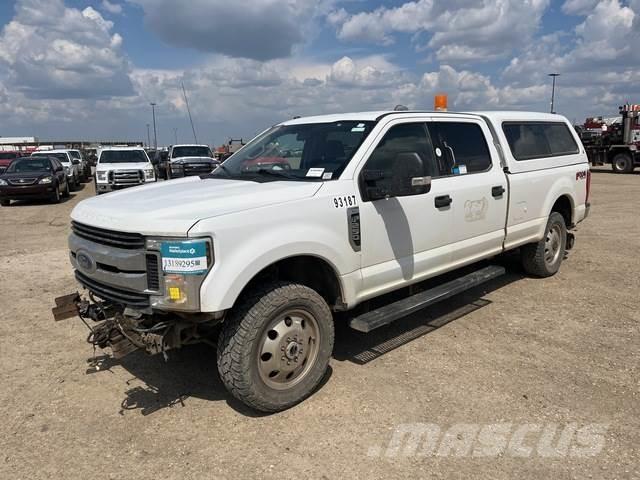 Ford F250 Пикапи