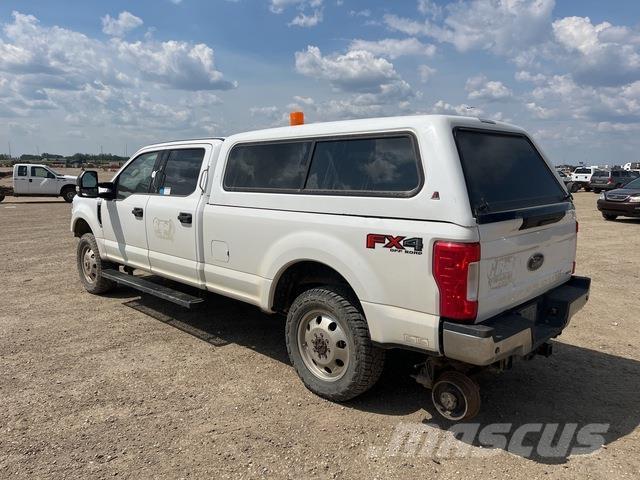 Ford F250 Пикапи