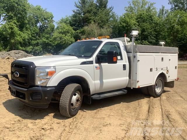 Ford F350 Общински/универсални превозни средства
