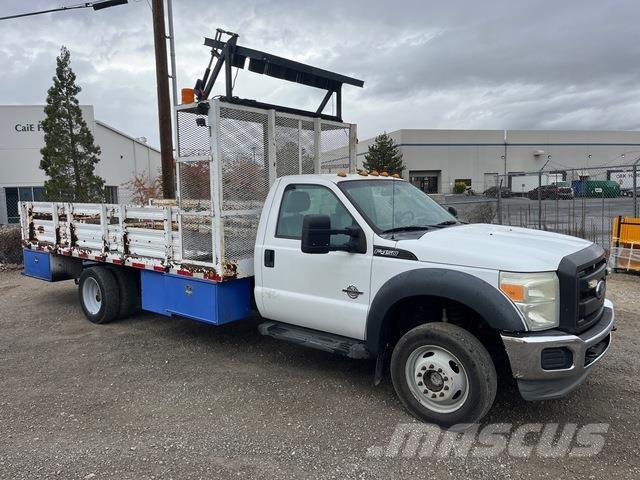 Ford F450 Общински/универсални превозни средства
