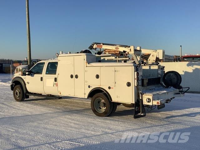 Ford F550 Общински/универсални превозни средства
