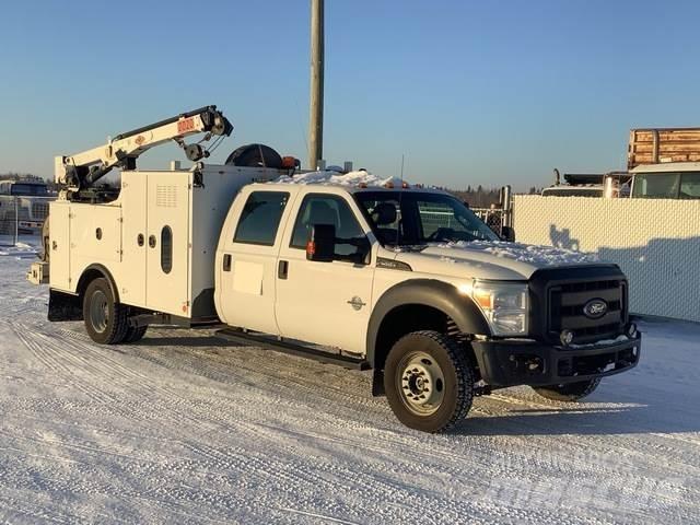 Ford F550 Общински/универсални превозни средства
