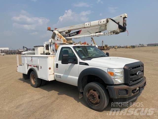 Ford F550 Моторизирани платформи с талига