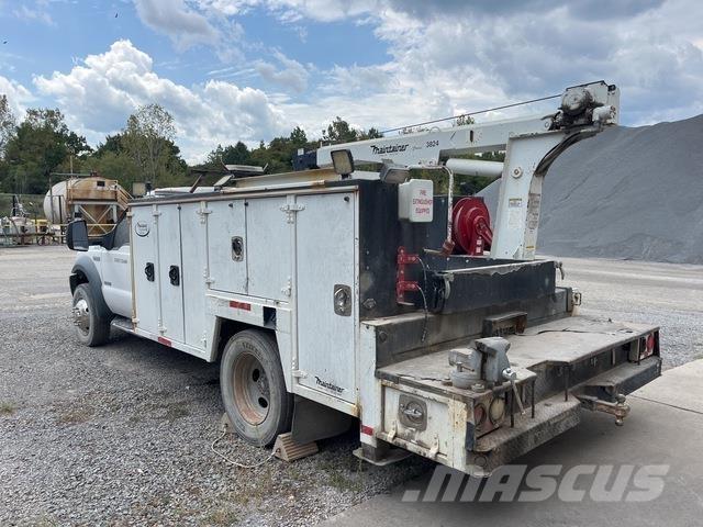 Ford F550 Общински/универсални превозни средства
