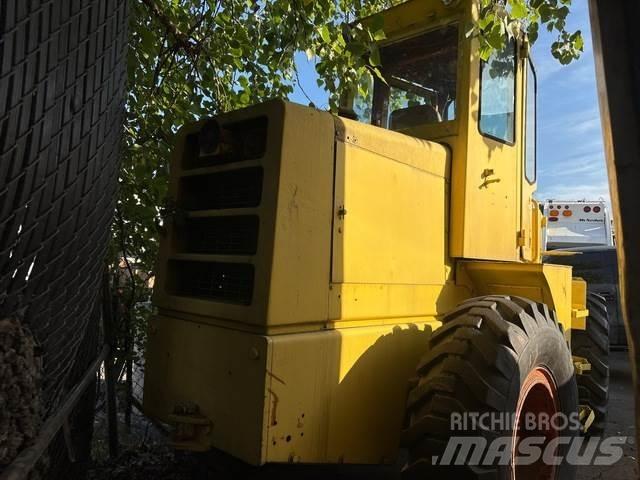 Ford FZ411V Колесни товарачи