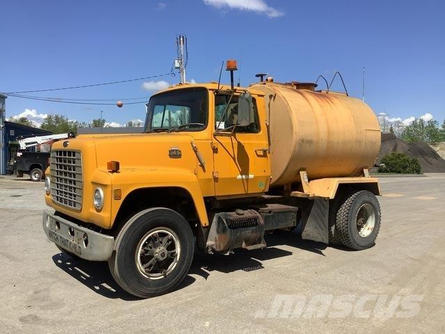 Ford L8000 Цистерни за вода
