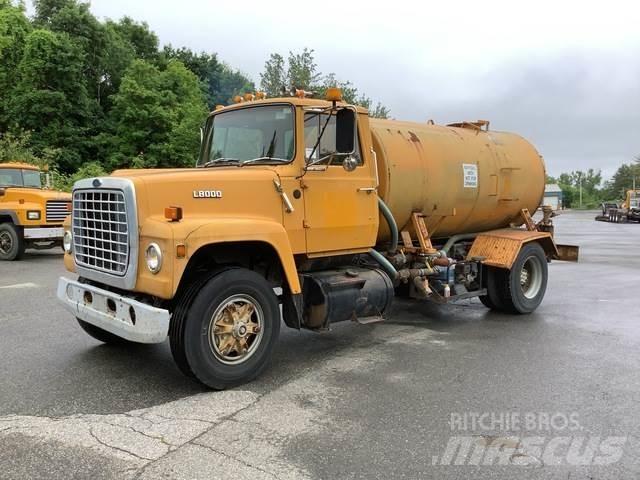 Ford L8000 Цистерни за вода
