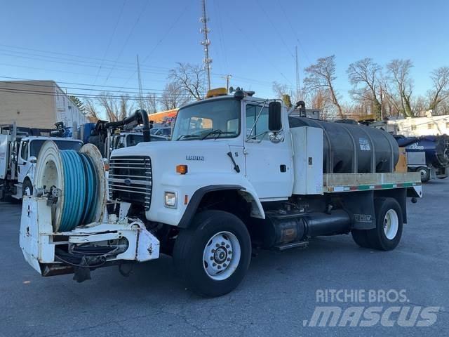 Ford L9000 Комби / вакуум камиони
