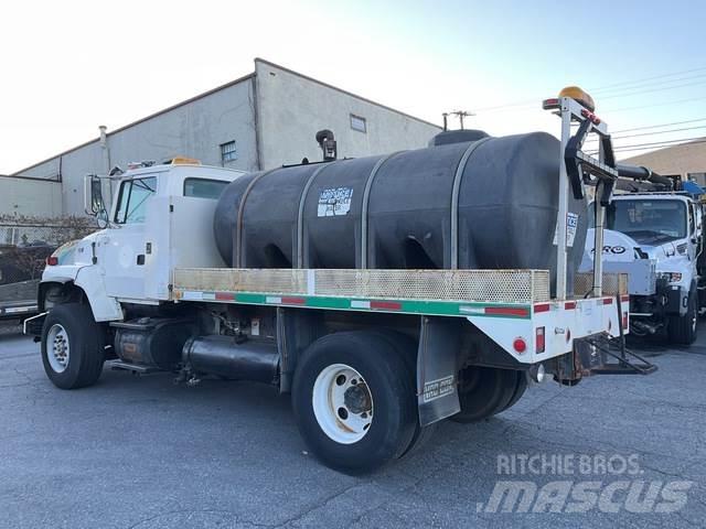Ford L9000 Комби / вакуум камиони
