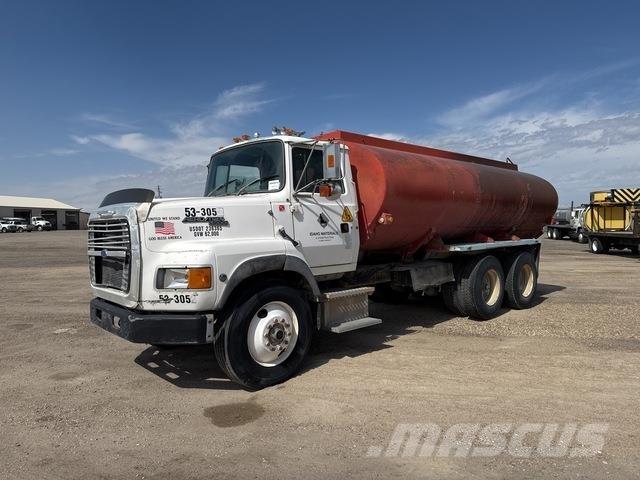 Ford L9000 Цистерни за вода
