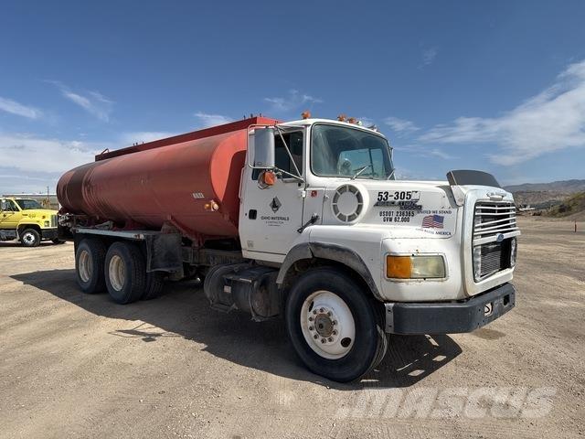 Ford L9000 Цистерни за вода
