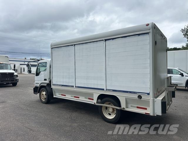 Ford LCF Товарни камиони за напитки