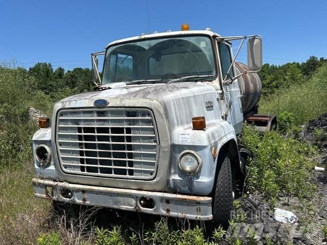Ford LN7000 Цистерни за вода
