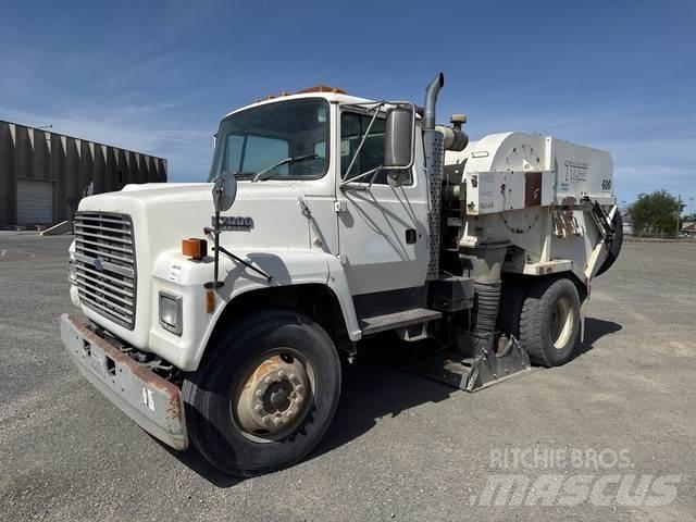 Ford LN7000 Камиони за почистване