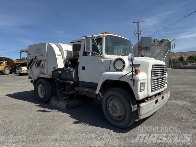 Ford LN7000 Камиони за почистване
