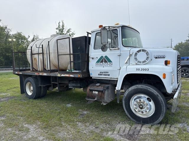 Ford LNT8000 Цистерна