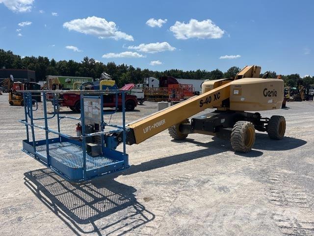 Genie S-40XC Телескопични повдигачи
