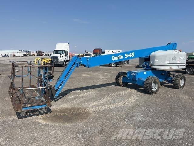 Genie S-45 Телескопични повдигачи
