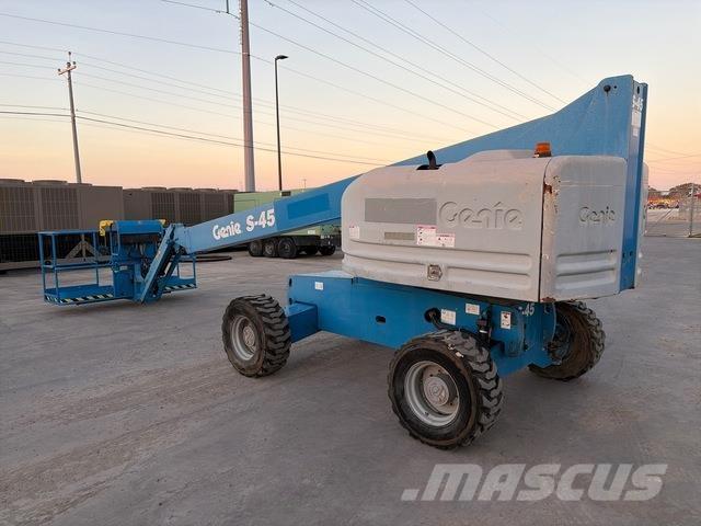 Genie S-45 Телескопични повдигачи

