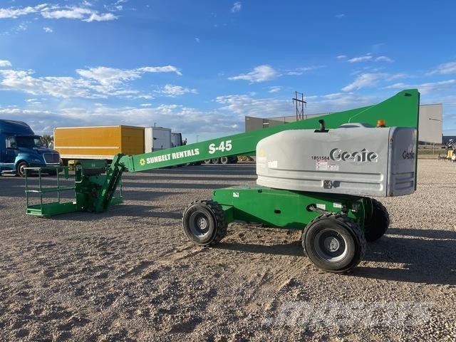 Genie S-45 Телескопични повдигачи

