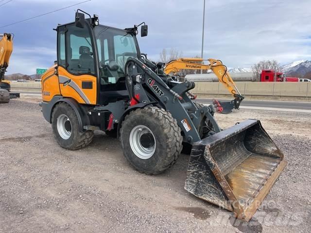 GiANT G5000 Колесни товарачи