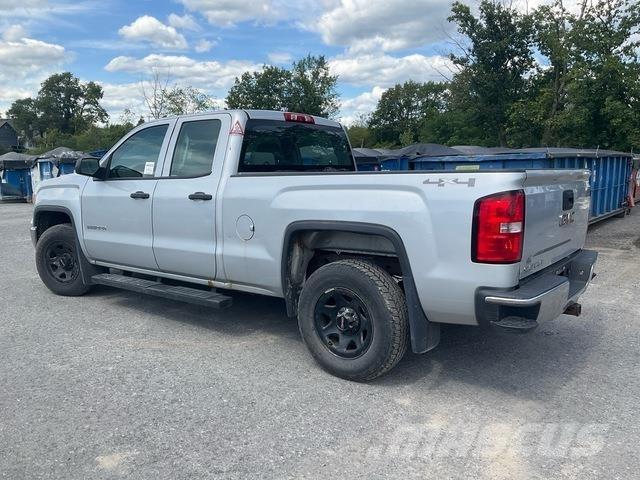GMC 1500 Пикапи