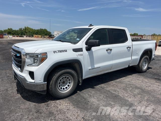 GMC 1500 Пикапи