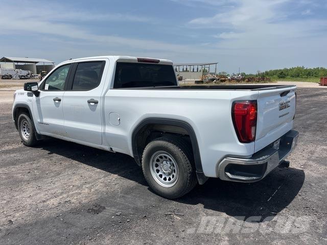 GMC 1500 Пикапи