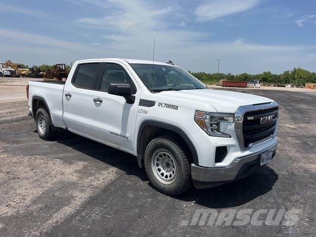 GMC 1500 Пикапи