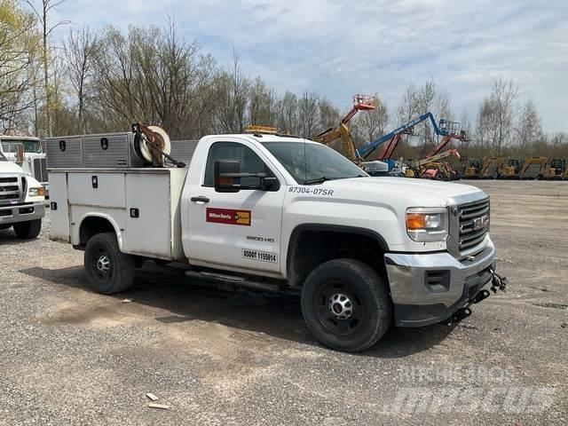 GMC 2500 HD Пикапи