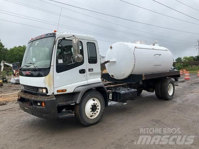 GMC T7500 Цистерни за вода
