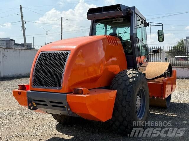 Hamm 320 Еднобарабанни ролки
