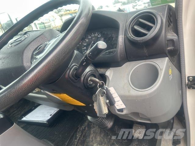 Hino 300 921 Цистерни за вода
