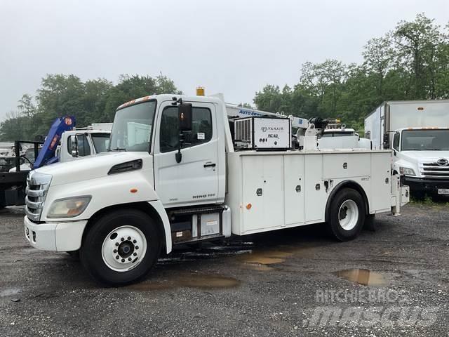 Hino 338 Общински/универсални превозни средства
