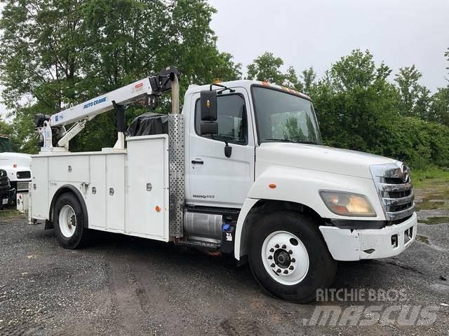 Hino 338 Общински/универсални превозни средства
