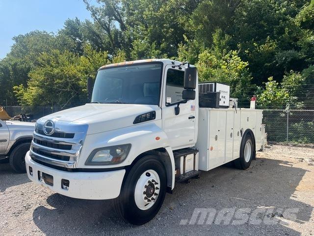 Hino 338 Общински/универсални превозни средства
