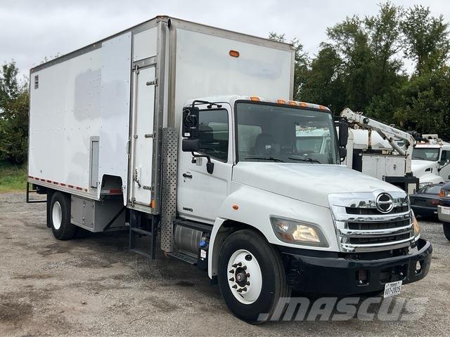 Hino 338 Камиони за отпадъци