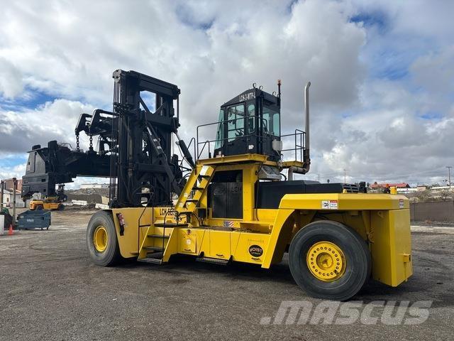 Hoist  Кари товарачи на контейнери