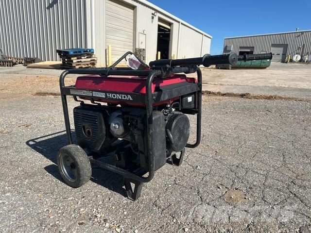 Honda EB 5000X Дизелови генератори
