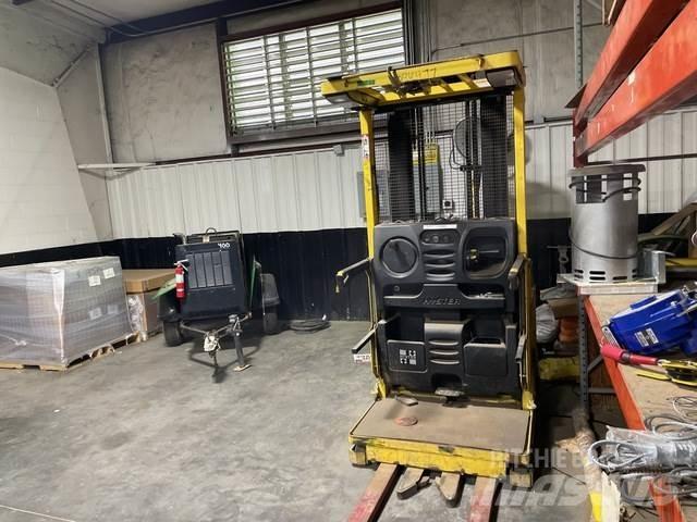Hyster R30XMS Електрически вилични кари-повдигачи