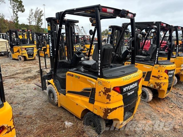 Hyundai 25B-9U Електрически вилични кари-повдигачи