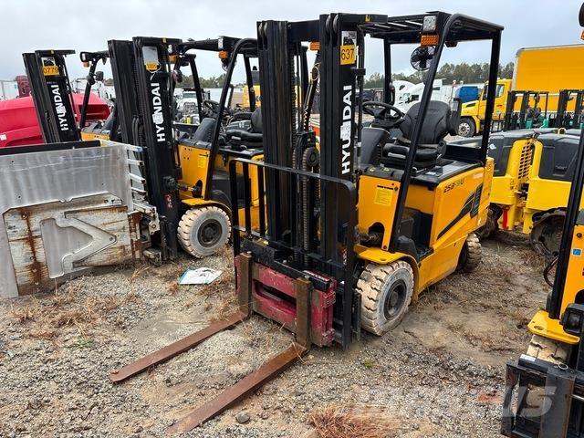 Hyundai 25B-9U Електрически вилични кари-повдигачи