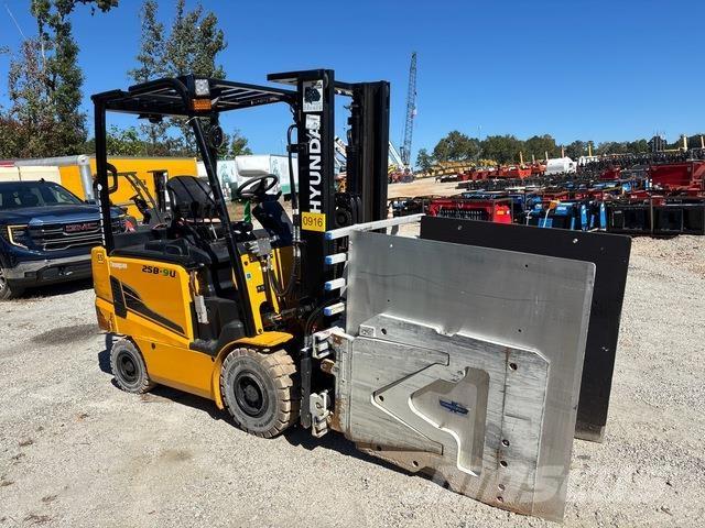 Hyundai 25B-9U Електрически вилични кари-повдигачи