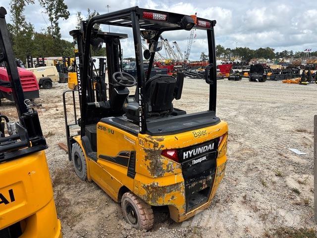 Hyundai 25B-9U Електрически вилични кари-повдигачи