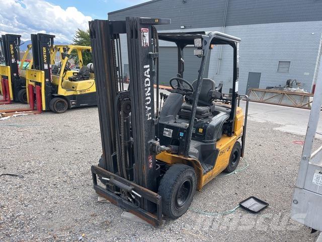 Hyundai 25L-9A Вилични кари-повдигачи - други