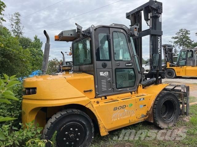 Hyundai 80D-9 Вилични кари-повдигачи - други